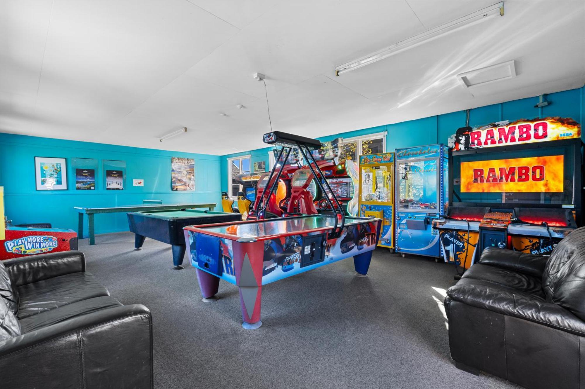 Tasman Holiday Parks - Christchurch Kültér fotó The games room at the Australian Institute of Sport