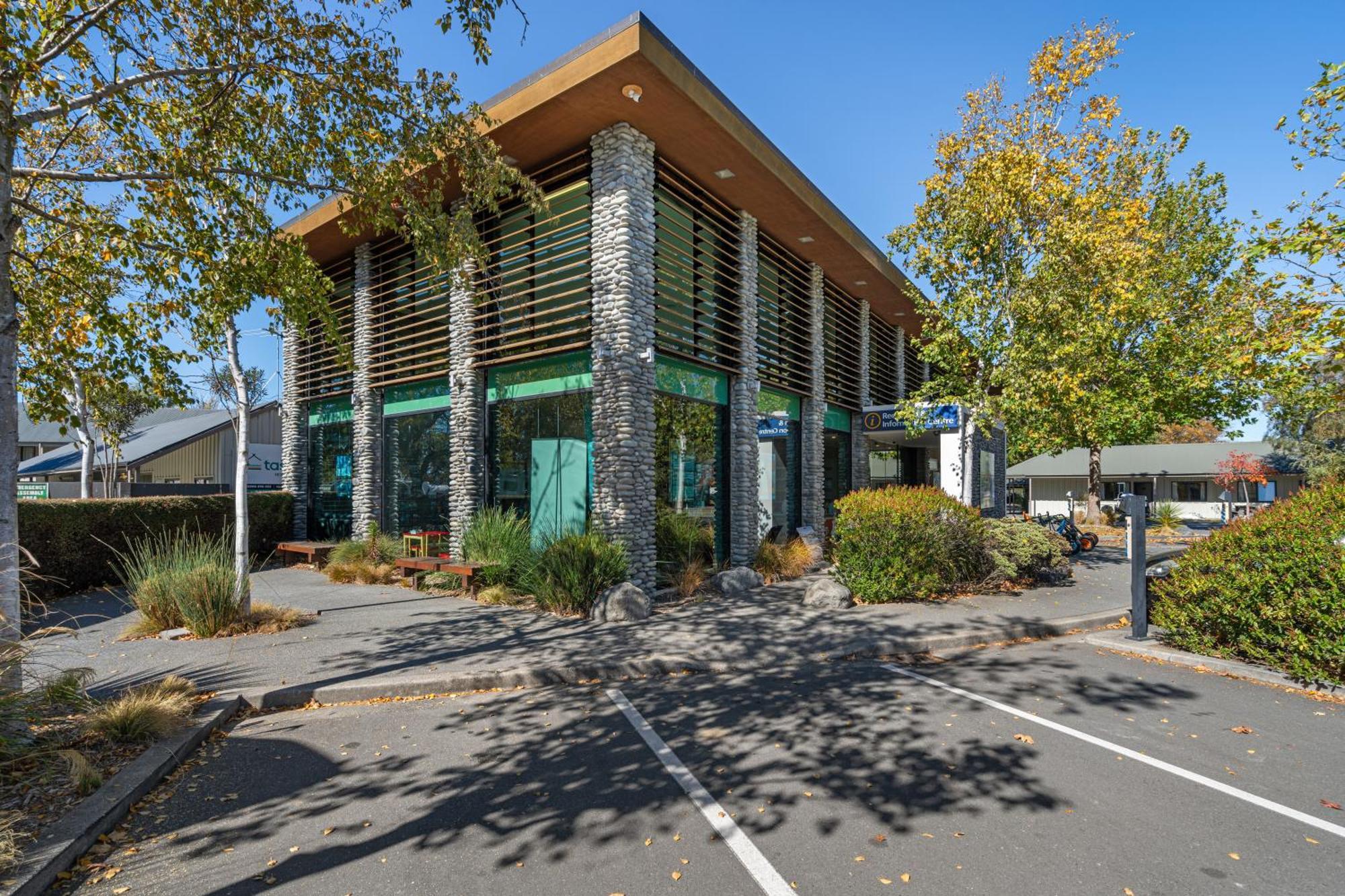 Tasman Holiday Parks - Christchurch Kültér fotó The library at the University of Waikato's Hamilton campus