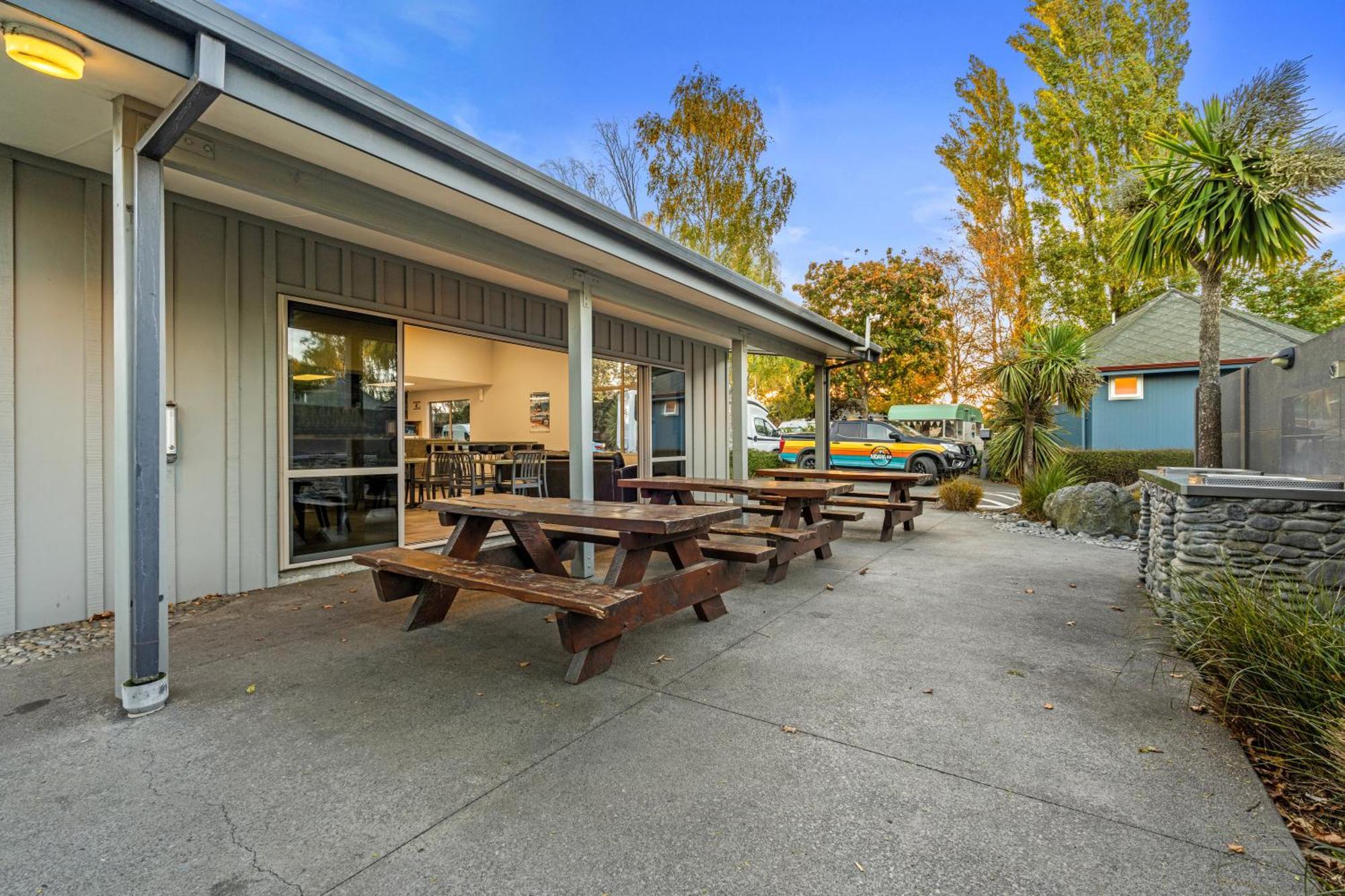 Tasman Holiday Parks - Christchurch Kültér fotó The cafe at the centre
