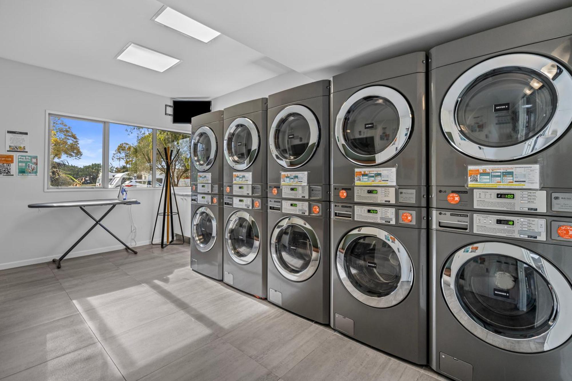 Tasman Holiday Parks - Christchurch Kültér fotó Commercial laundry