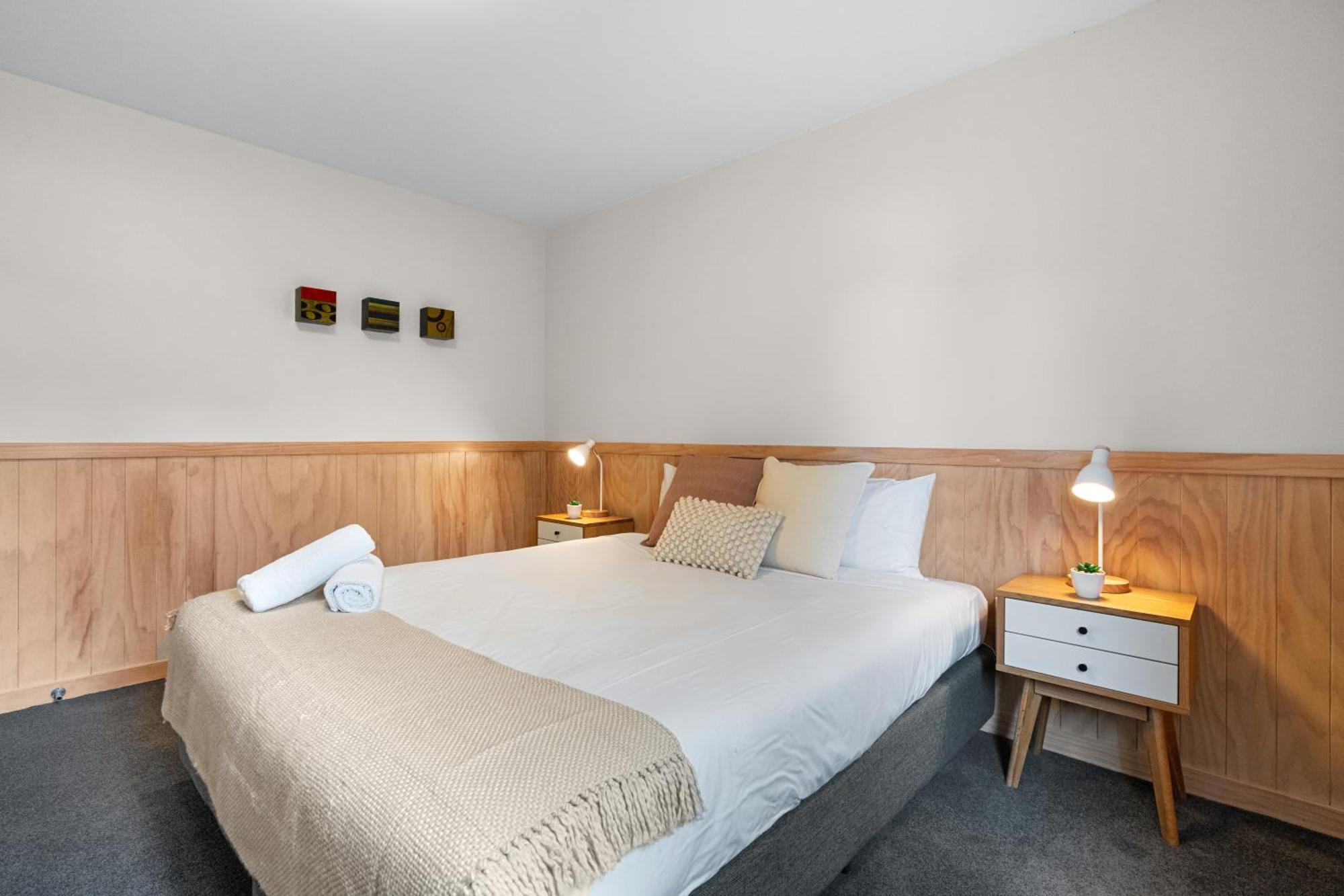 Tasman Holiday Parks - Christchurch Kültér fotó A bedroom at the hotel